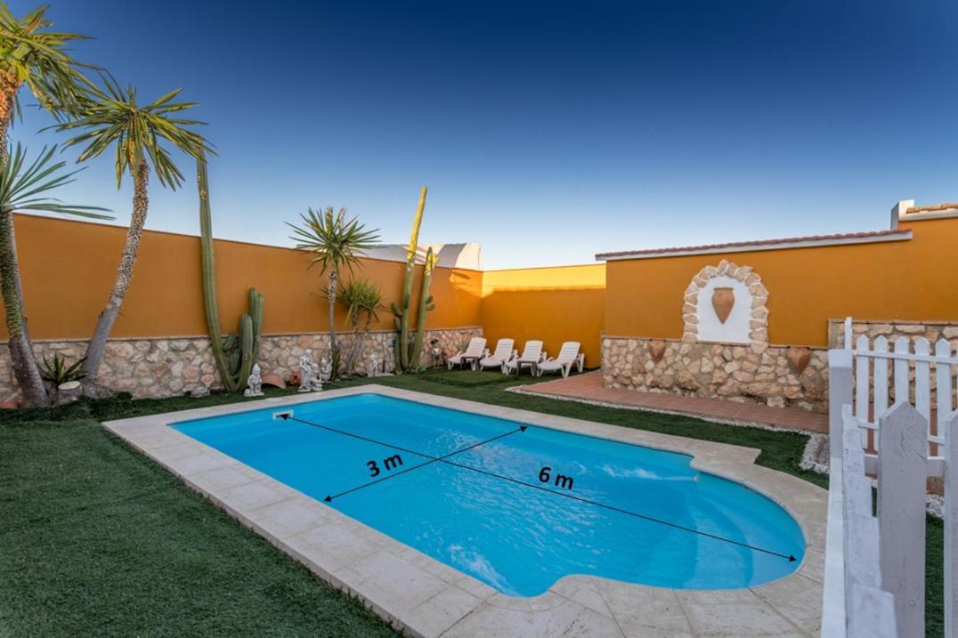 Вілла Casa Ludima Fuentes de Andalucia Екстер'єр фото