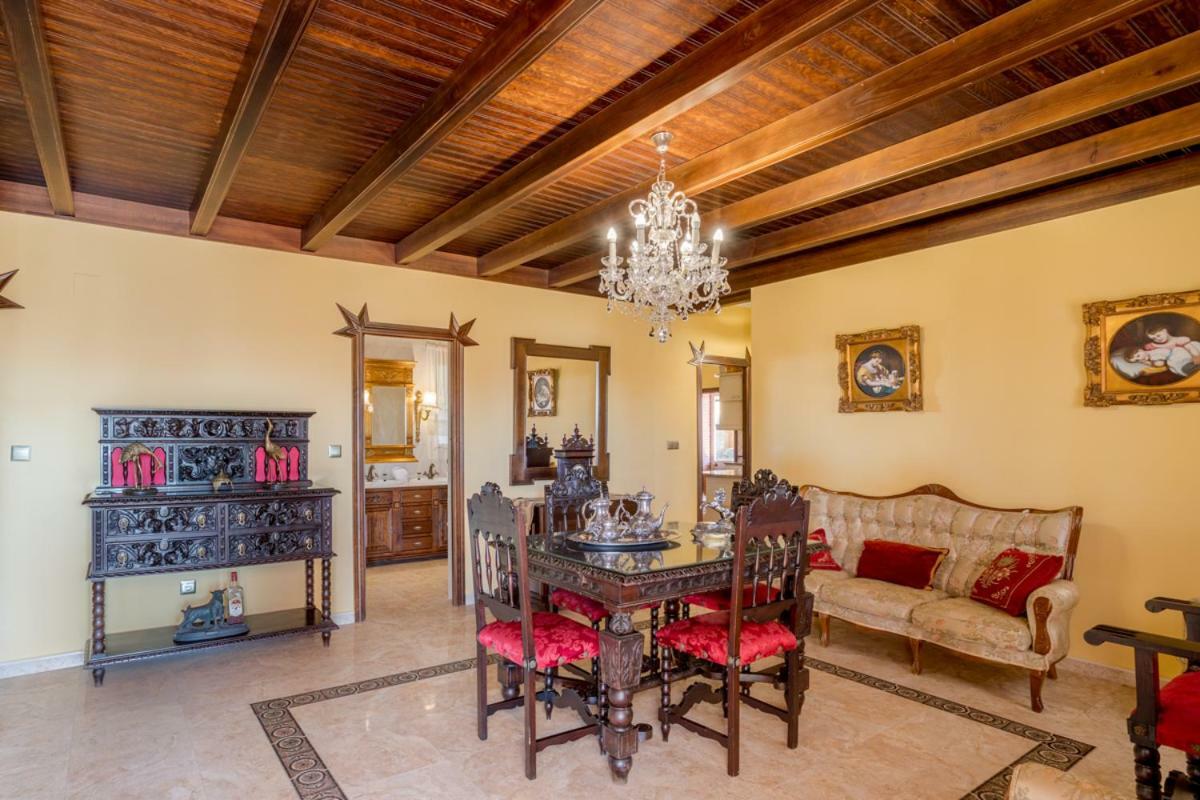 Вілла Casa Ludima Fuentes de Andalucia Екстер'єр фото
