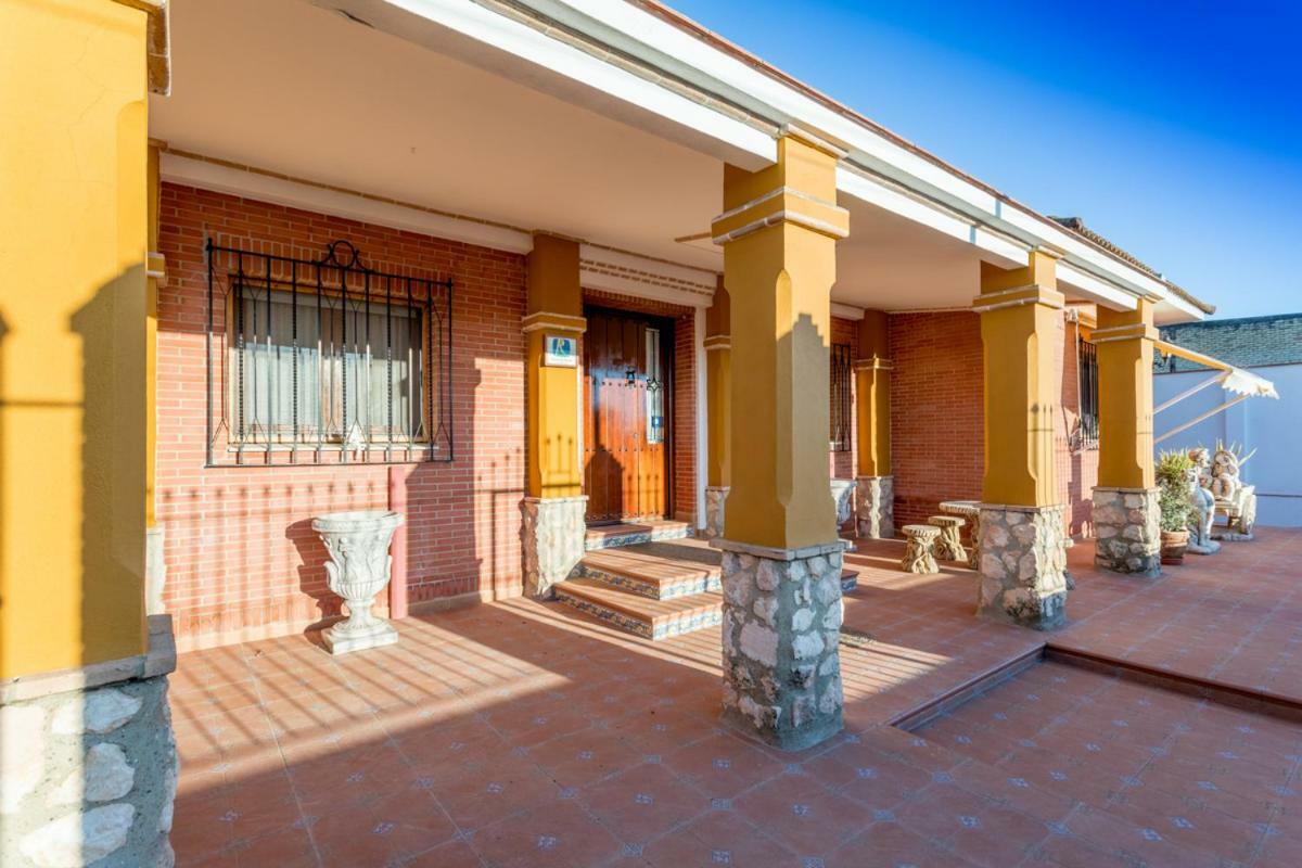 Вілла Casa Ludima Fuentes de Andalucia Екстер'єр фото