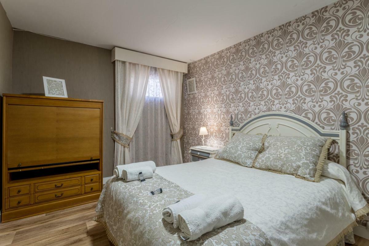 Вілла Casa Ludima Fuentes de Andalucia Екстер'єр фото