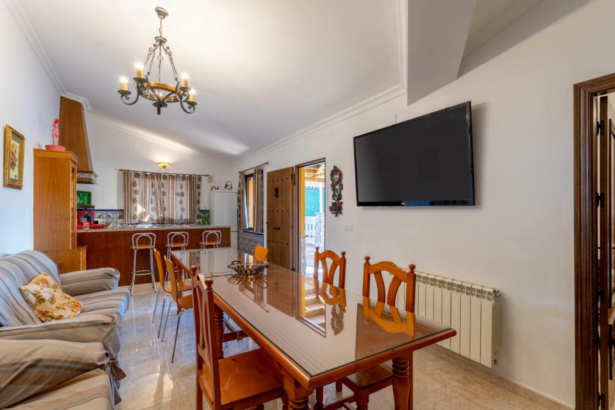 Вілла Casa Ludima Fuentes de Andalucia Екстер'єр фото